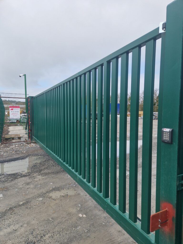 green automatic gate